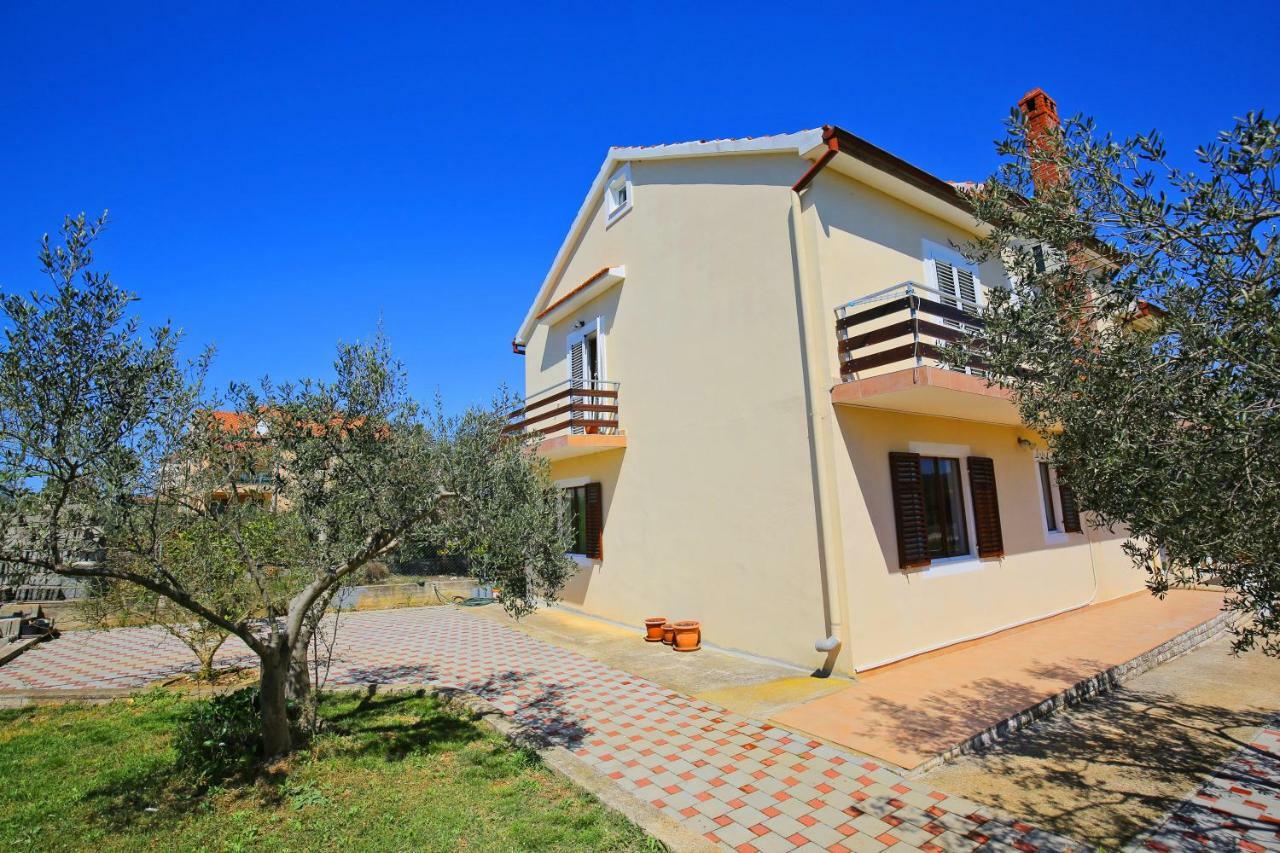 Large Gardens 2 Apartment Бибине Екстериор снимка