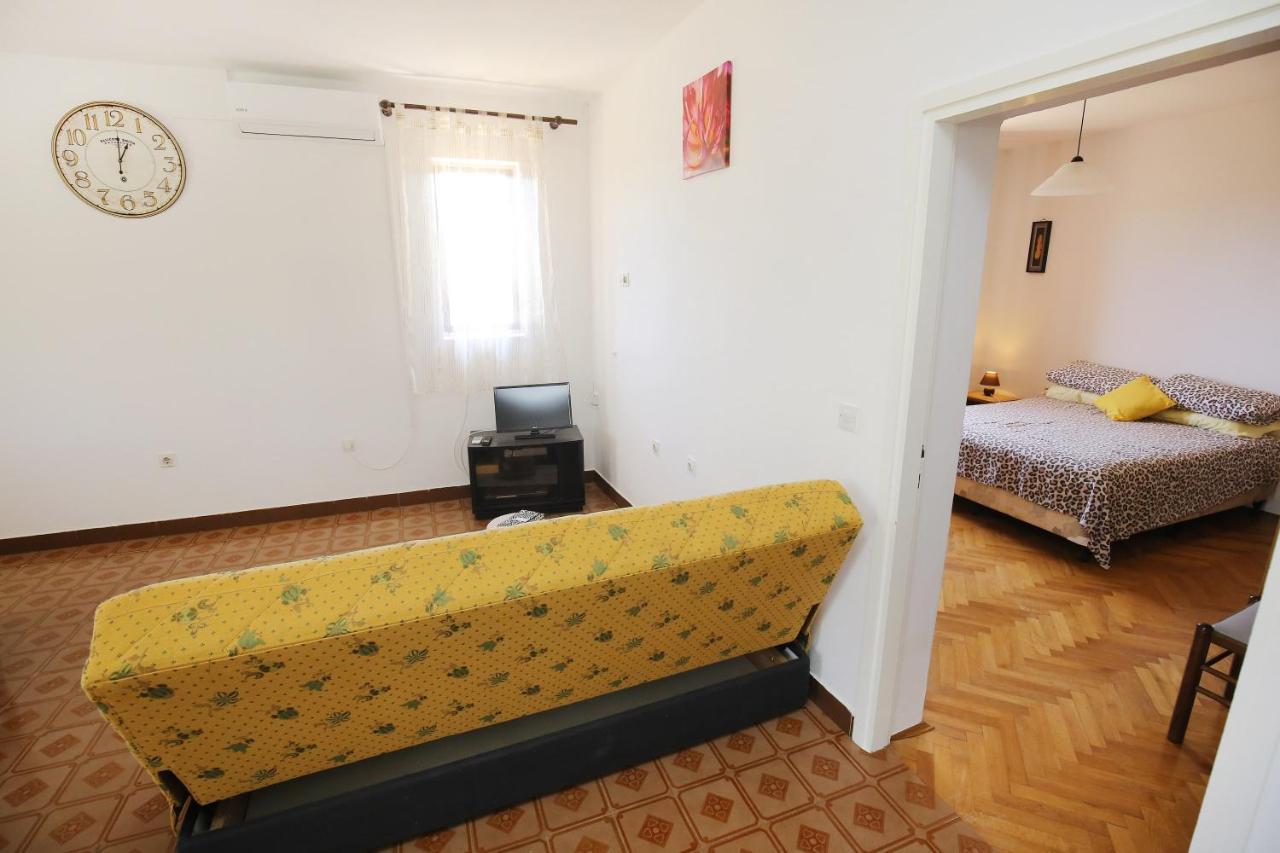 Large Gardens 2 Apartment Бибине Екстериор снимка